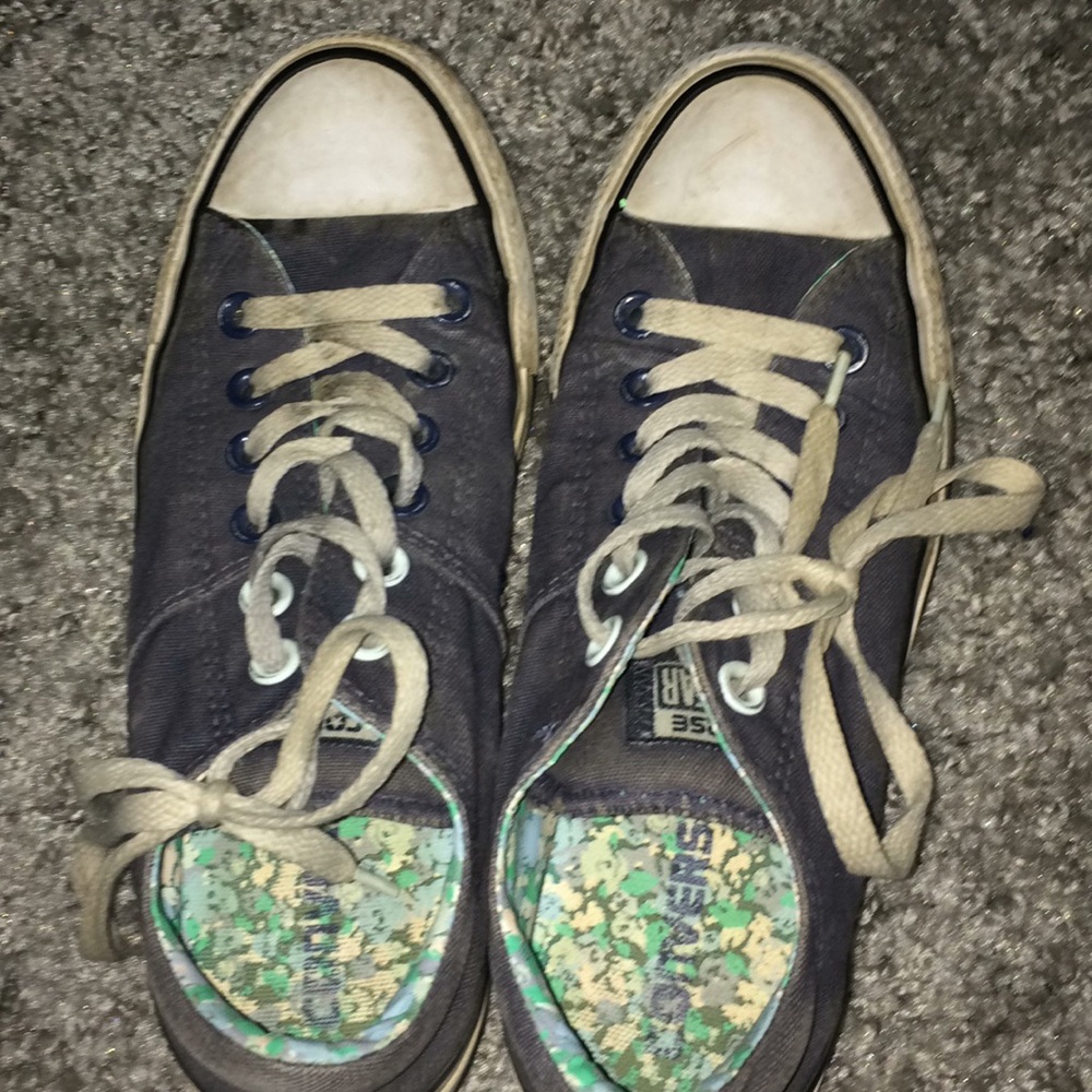 Women’s navy converse